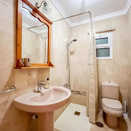 The Red House With Private Terrace & Parking Holiday home