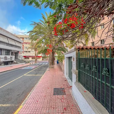 Holiday home The Red House With Private Terrace & Parking Las Palmas de Gran Canaria